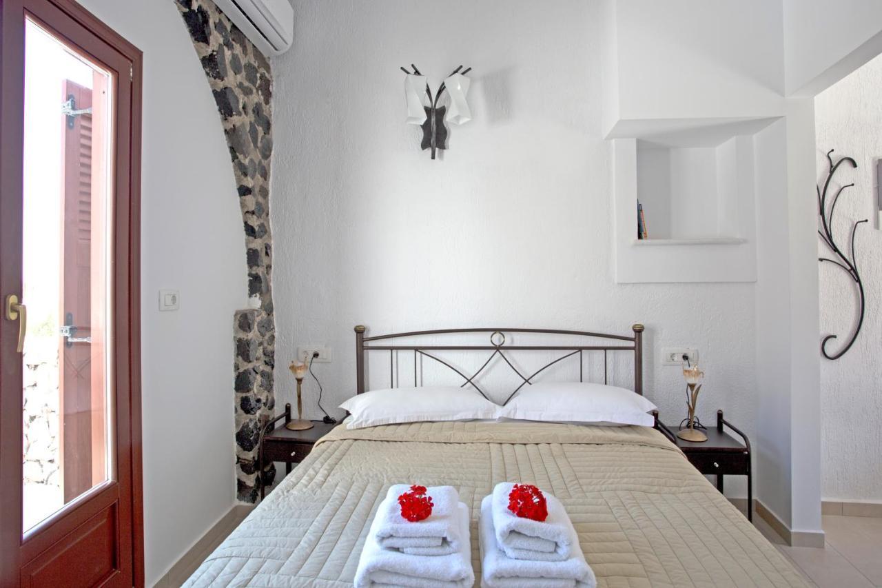 Birds Villa Apartments - Including Car Rental 페리사 외부 사진