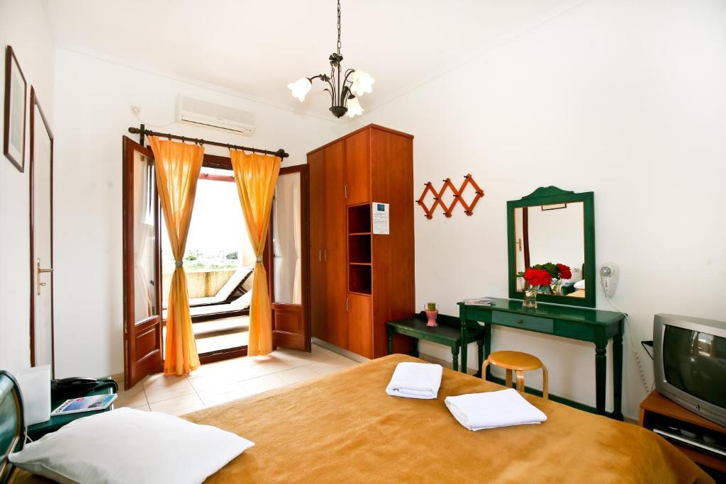 Birds Villa Apartments - Including Car Rental 페리사 외부 사진